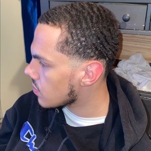 Meet your Posher, Eliahs